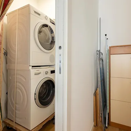 Moderno Bilocale In Zona Monumentale Milano