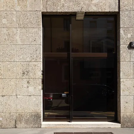 Moderno Bilocale In Zona Monumentale * Milano